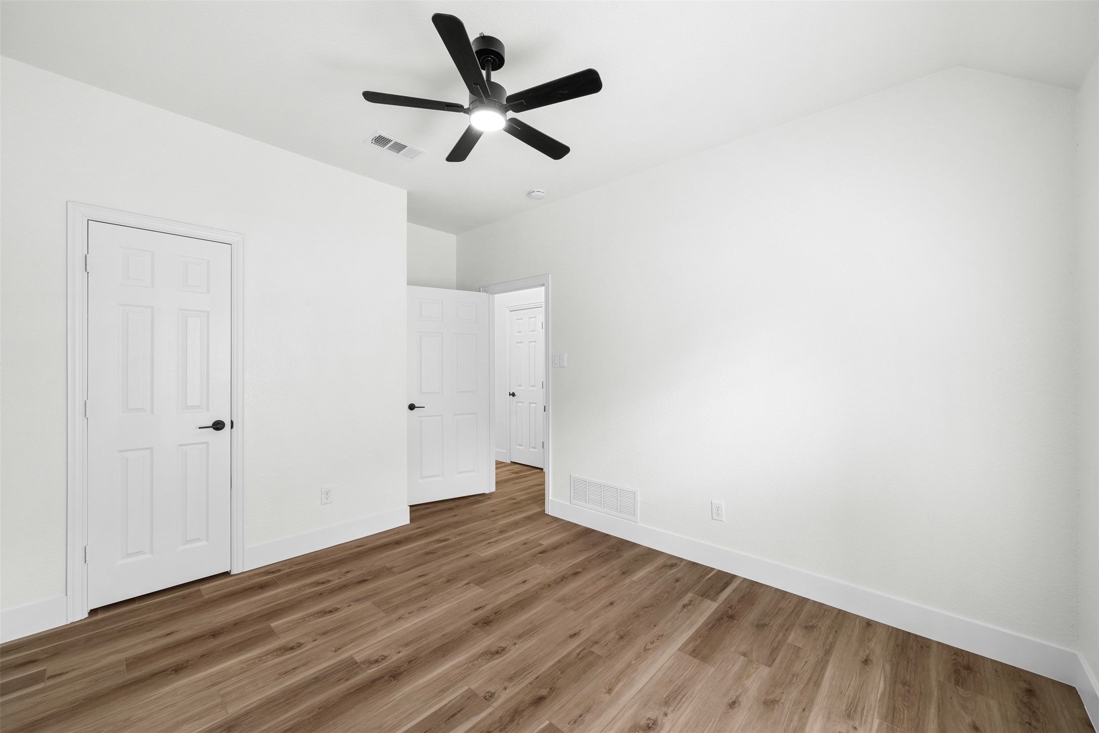 3016 Deer Trail