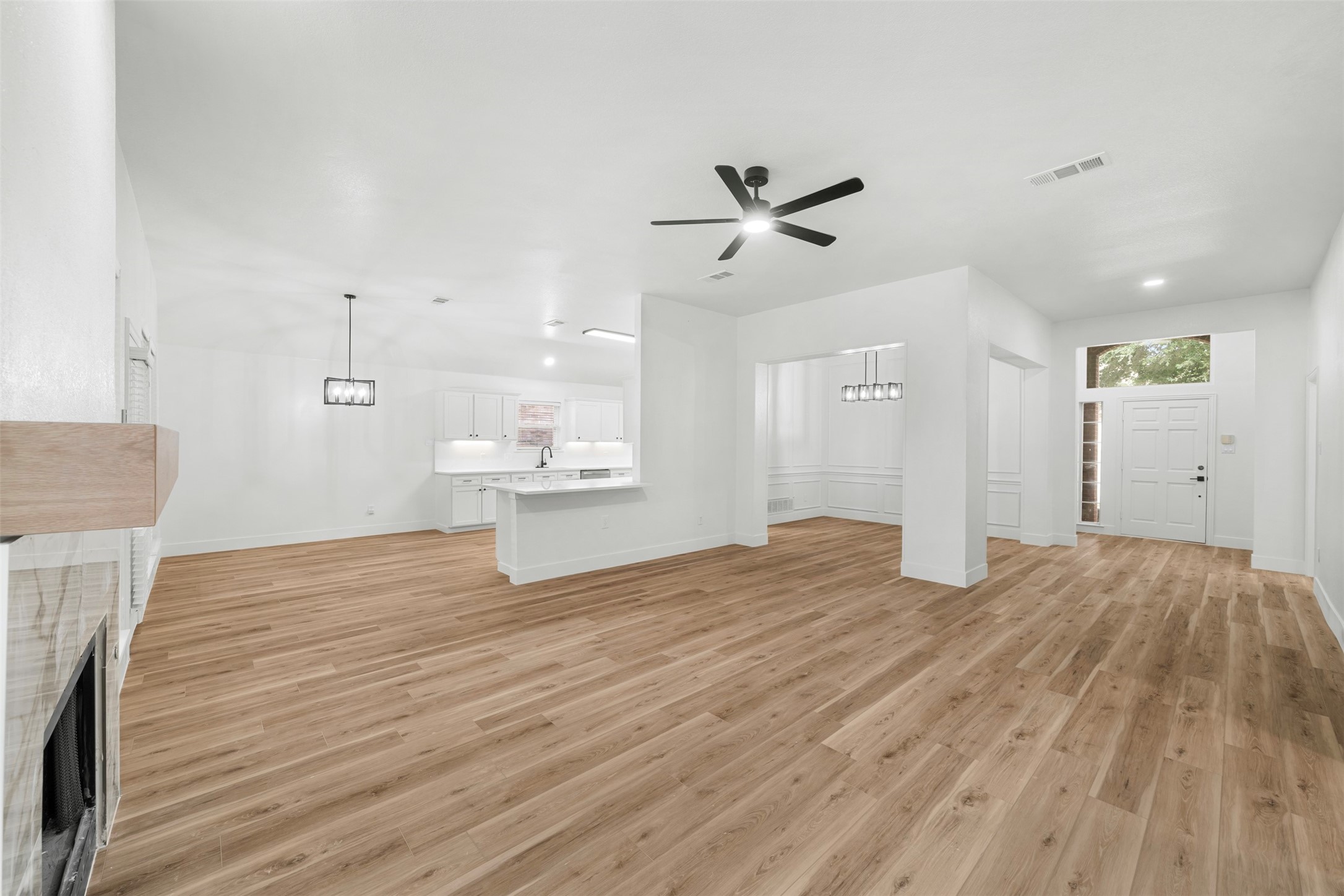 3016 Deer Trail