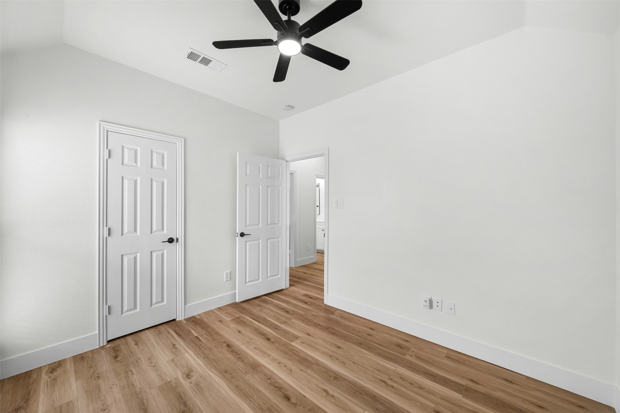 3016 Deer Trail