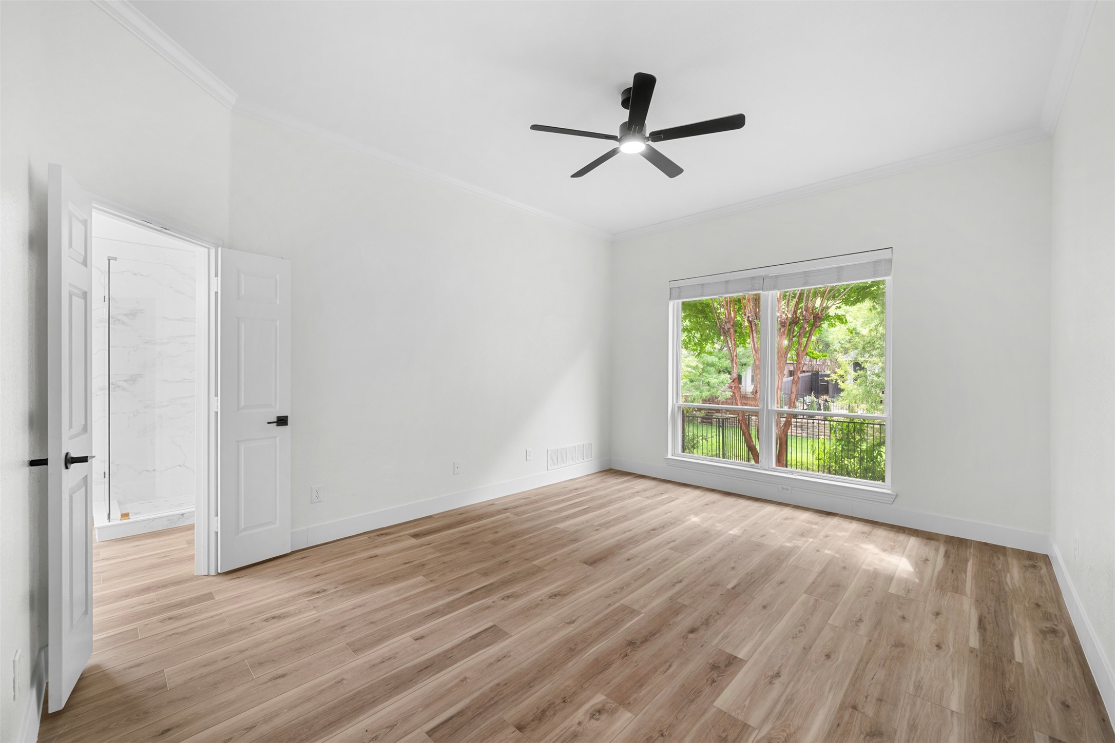 3016 Deer Trail