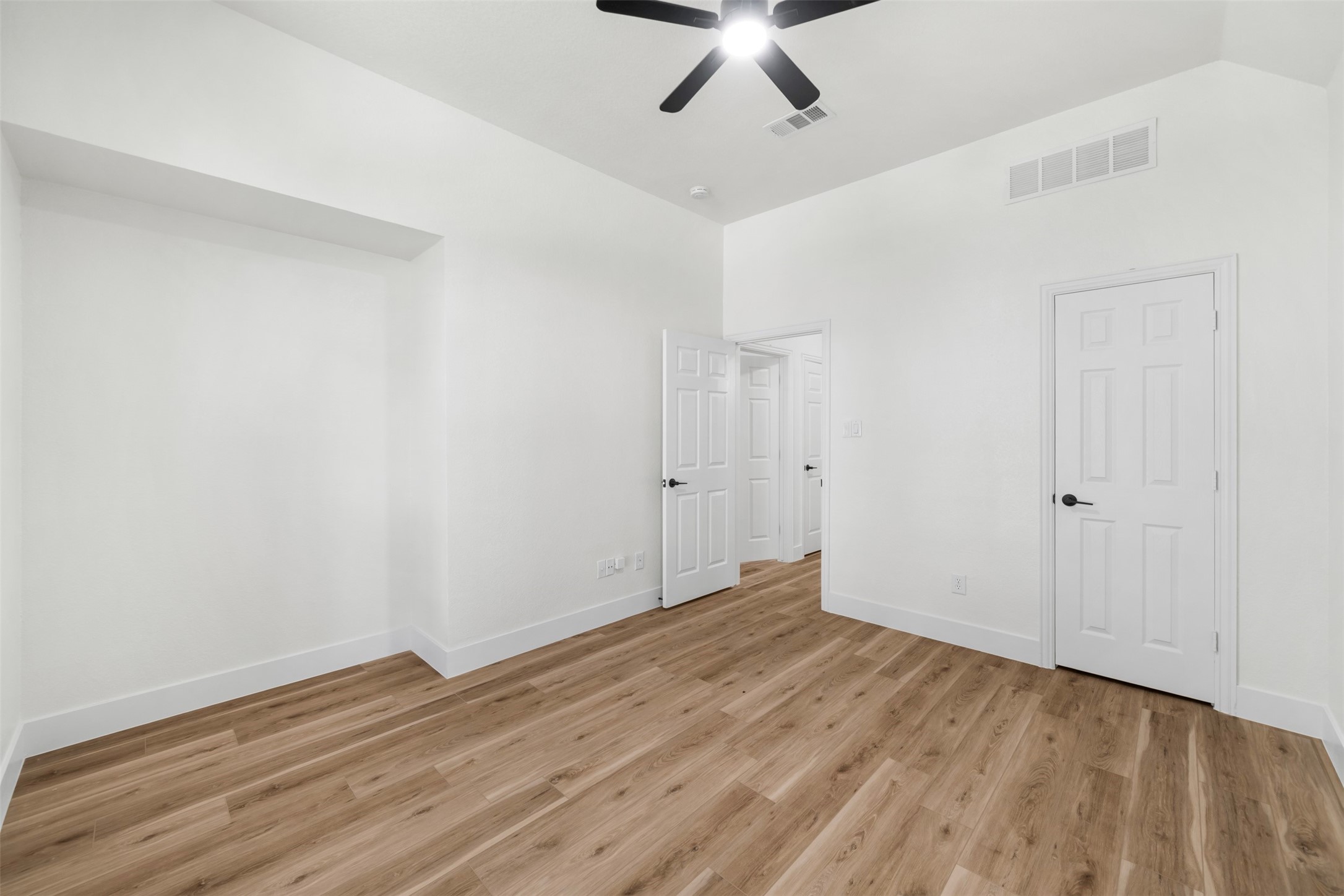 3016 Deer Trail