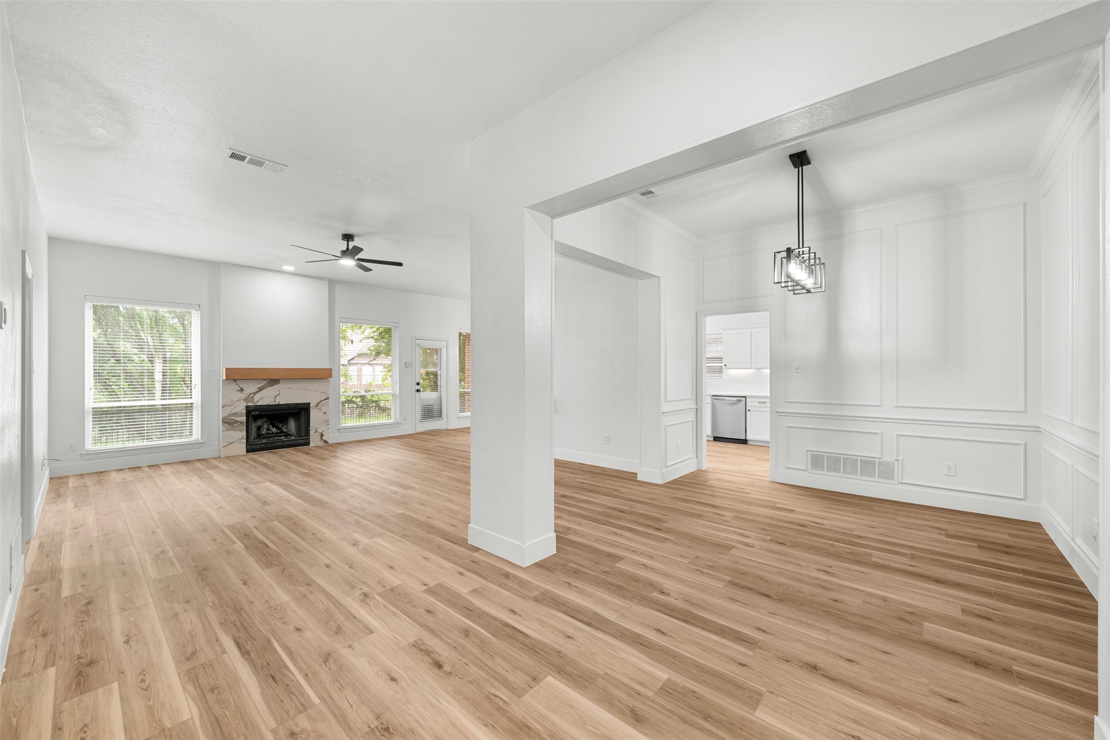 3016 Deer Trail