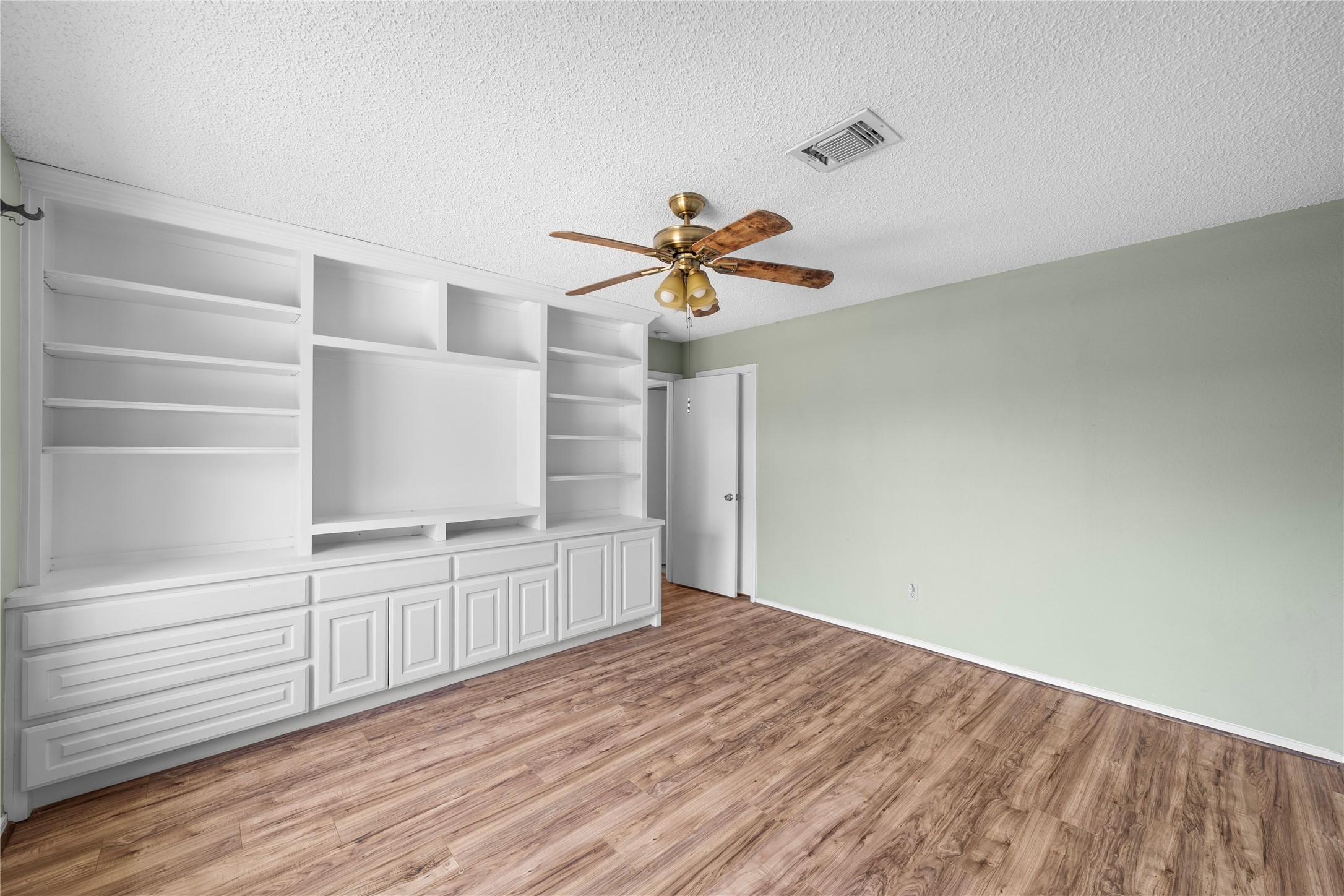 6315 Fairlane Drive