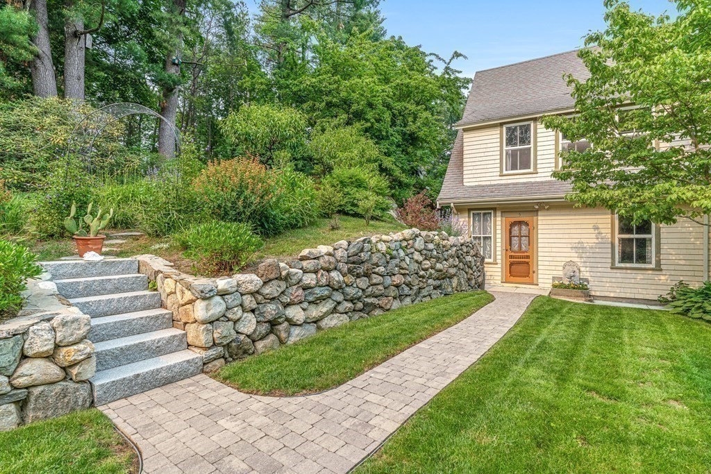 5 Swan Road
