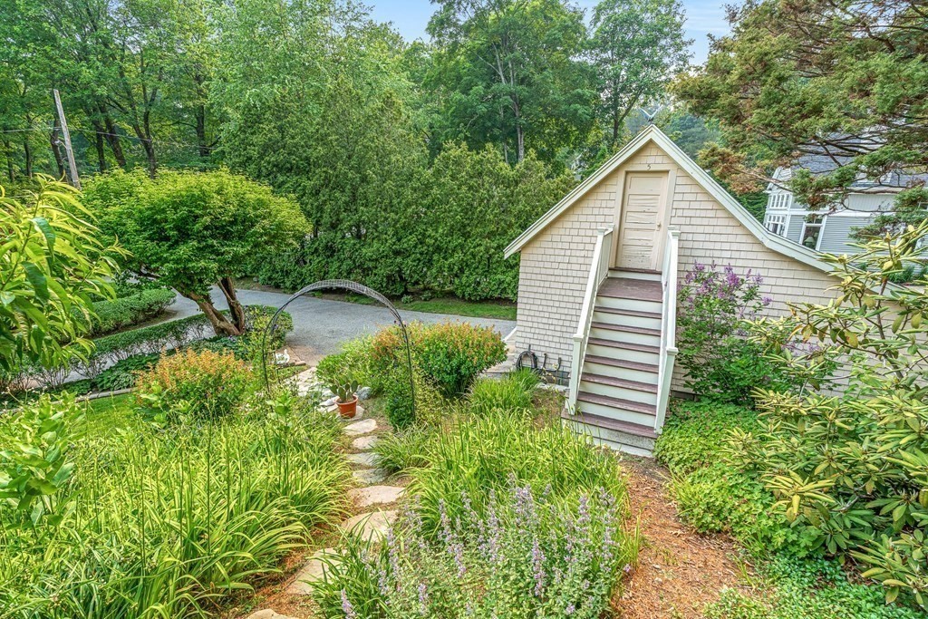 5 Swan Road