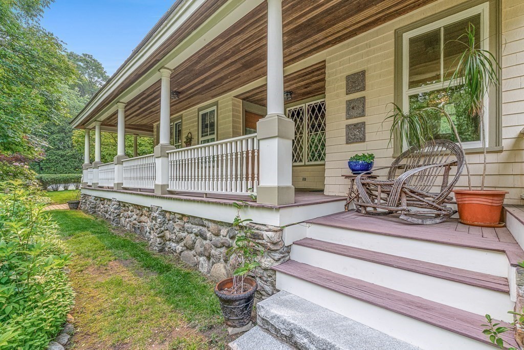 5 Swan Road