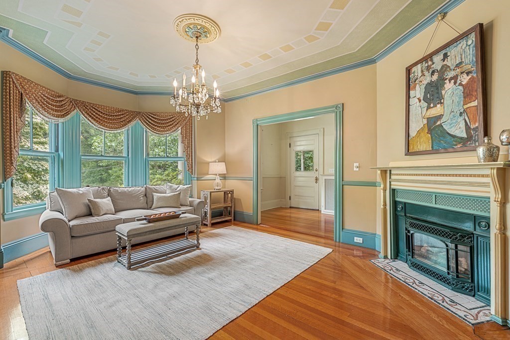 5 Swan Road
