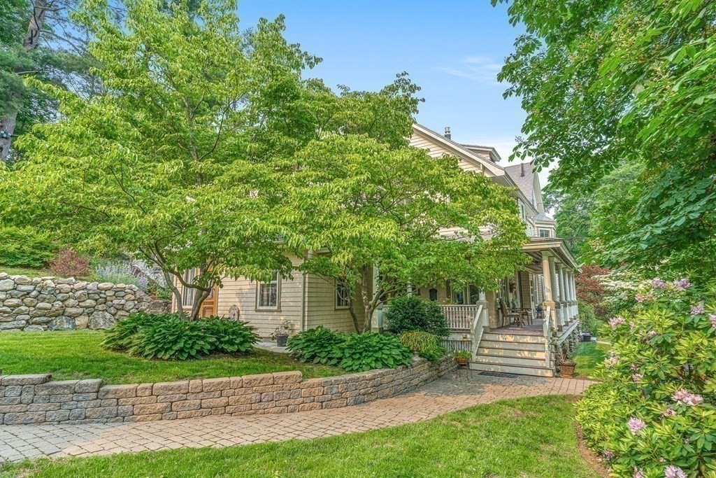 5 Swan Road