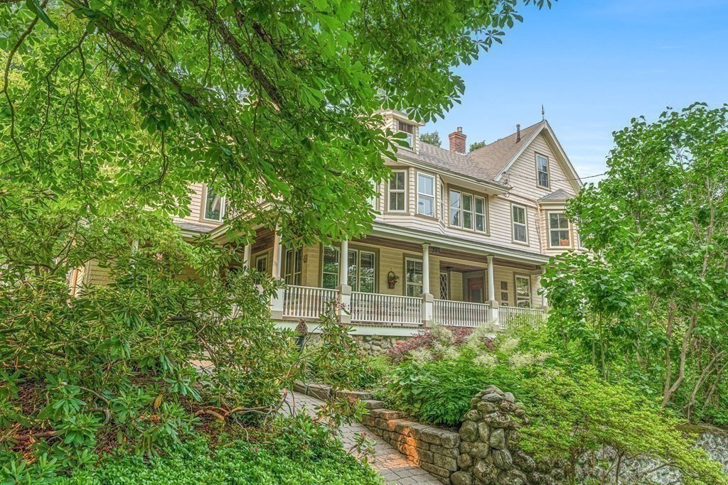 5 Swan Road