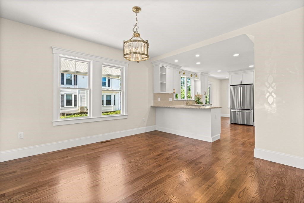 2 Knollwood Ave