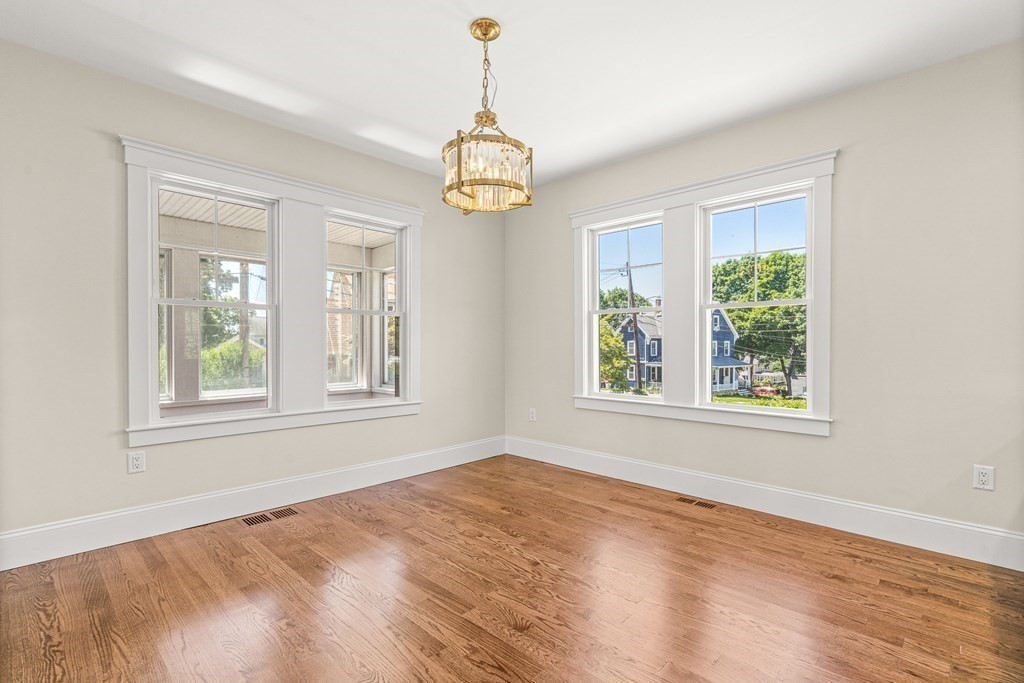 2 Knollwood Ave