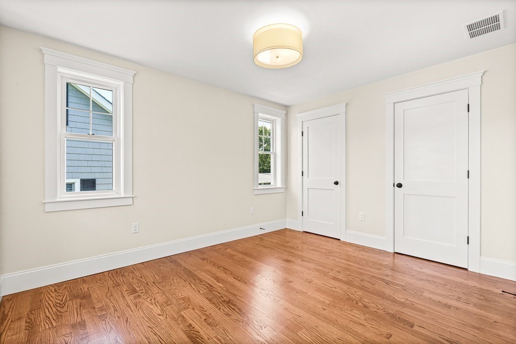 2 Knollwood Ave