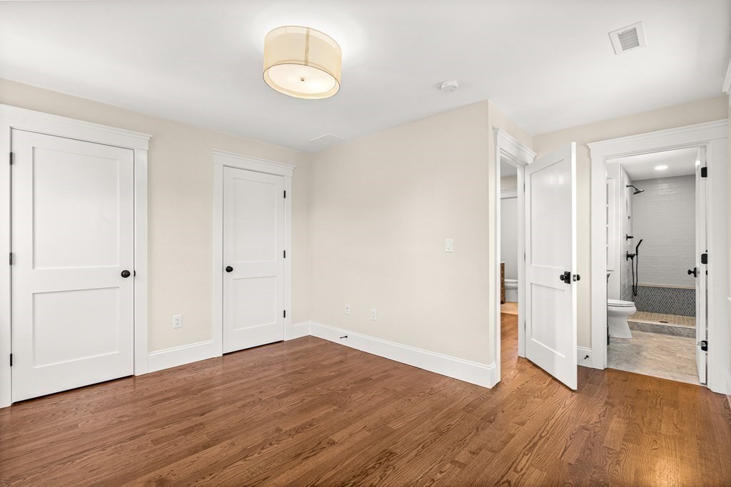 2 Knollwood Ave