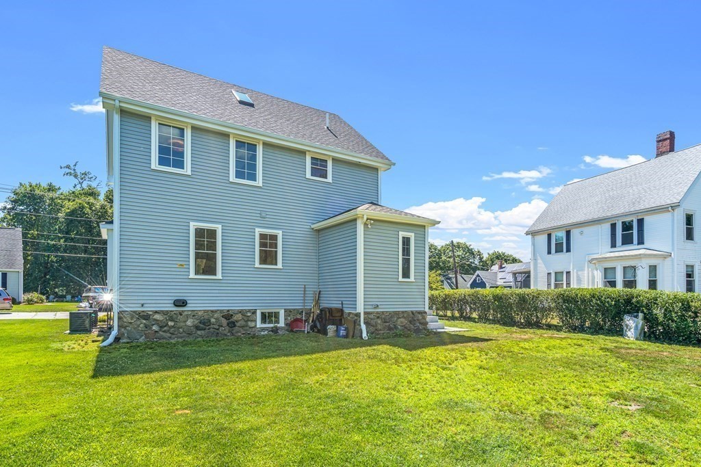 2 Knollwood Ave