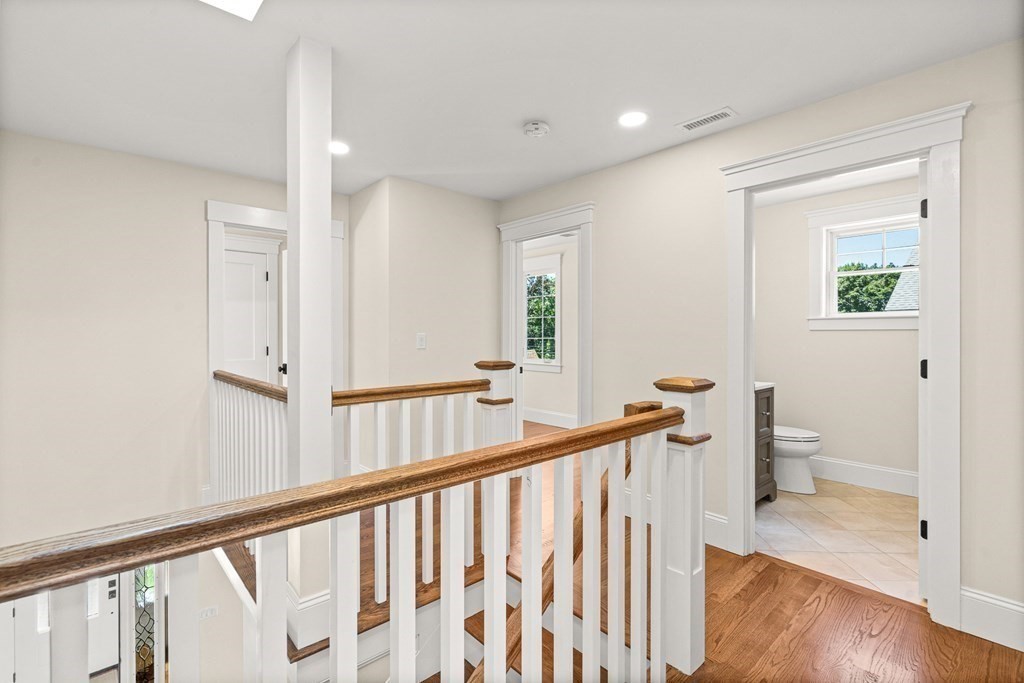 2 Knollwood Ave