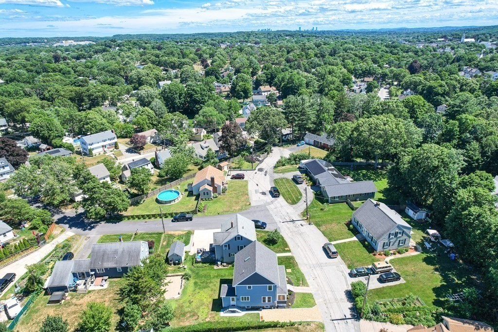 2 Knollwood Ave
