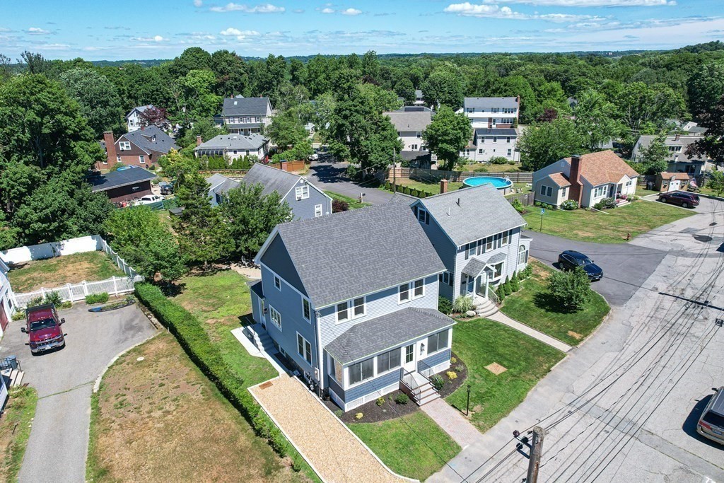 2 Knollwood Ave
