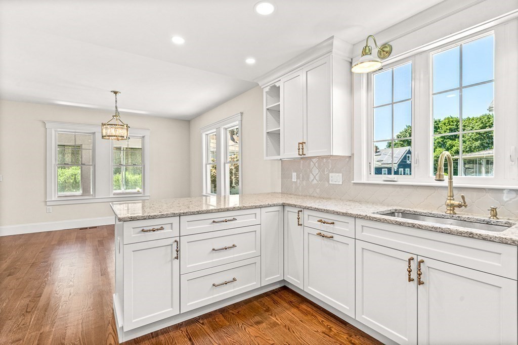2 Knollwood Ave
