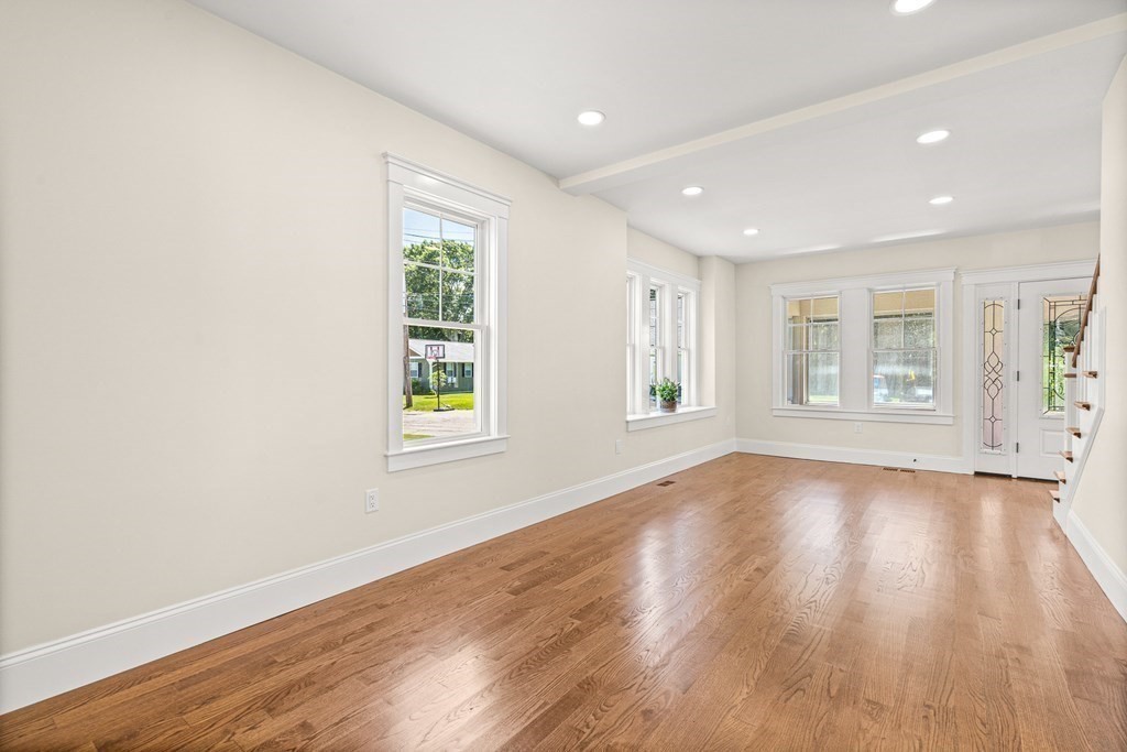 2 Knollwood Ave