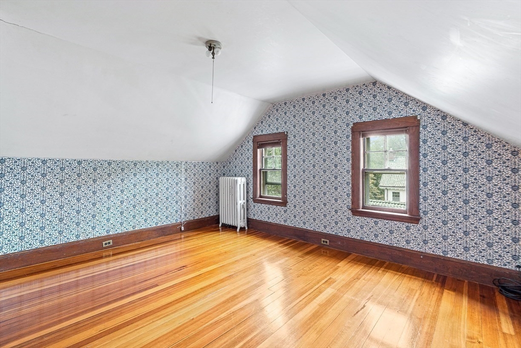 24 Calumet Rd
