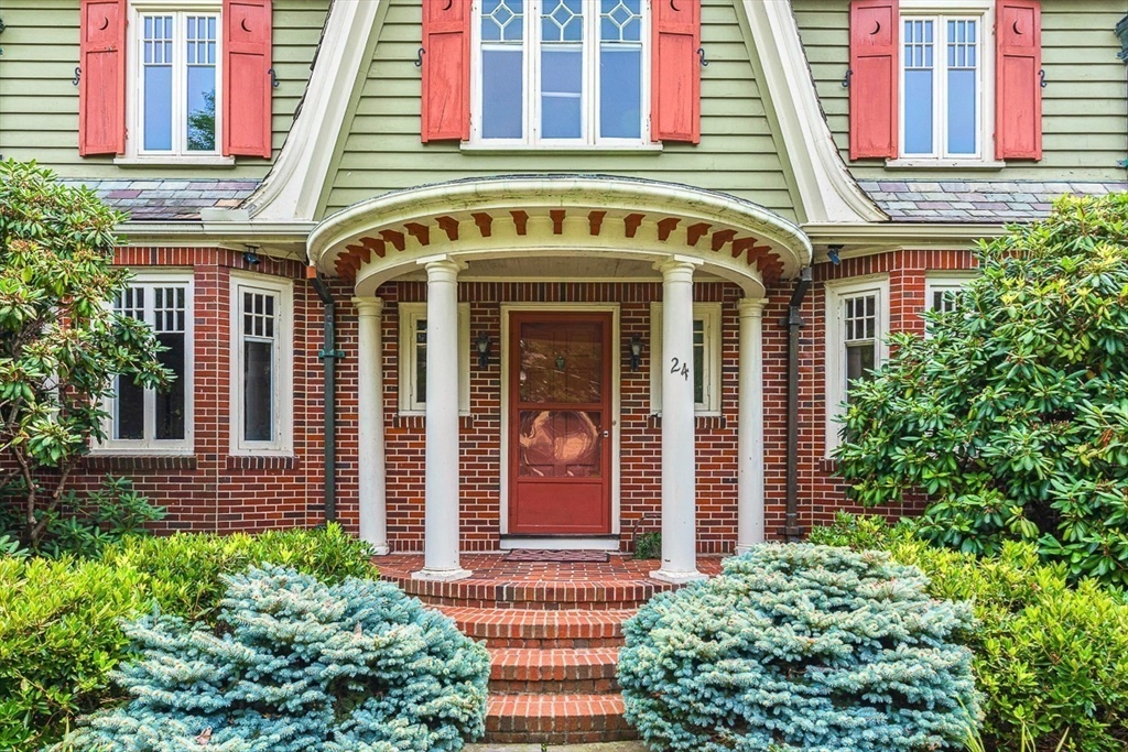 24 Calumet Rd