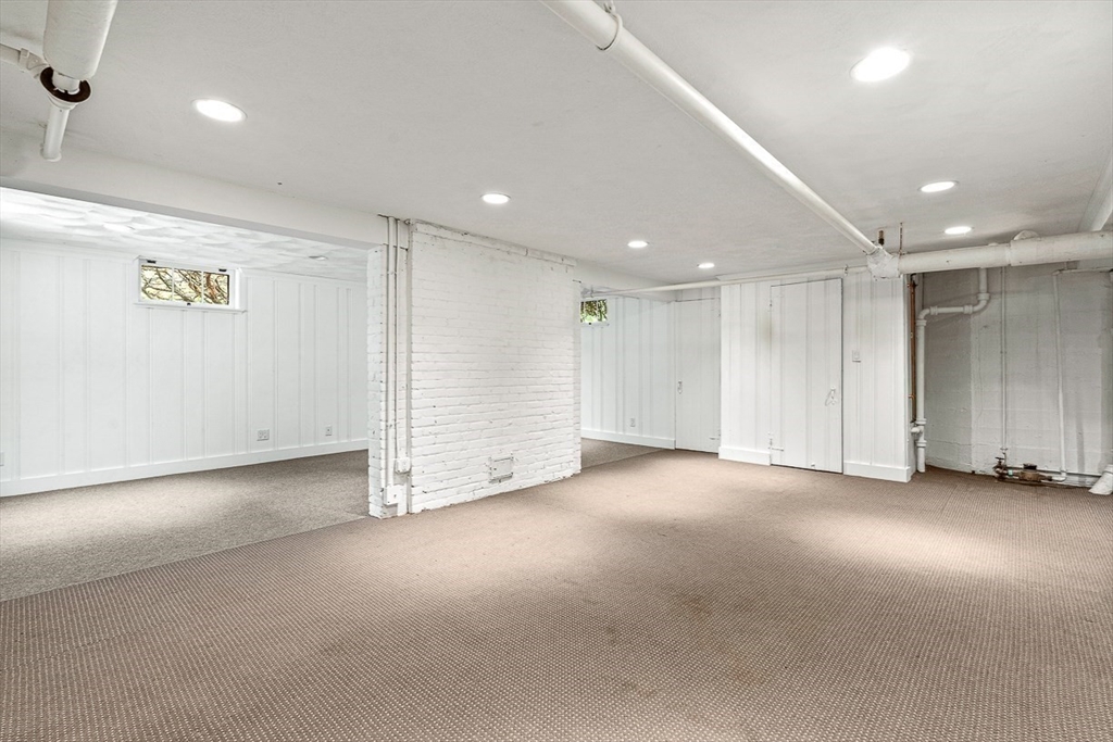 24 Calumet Rd