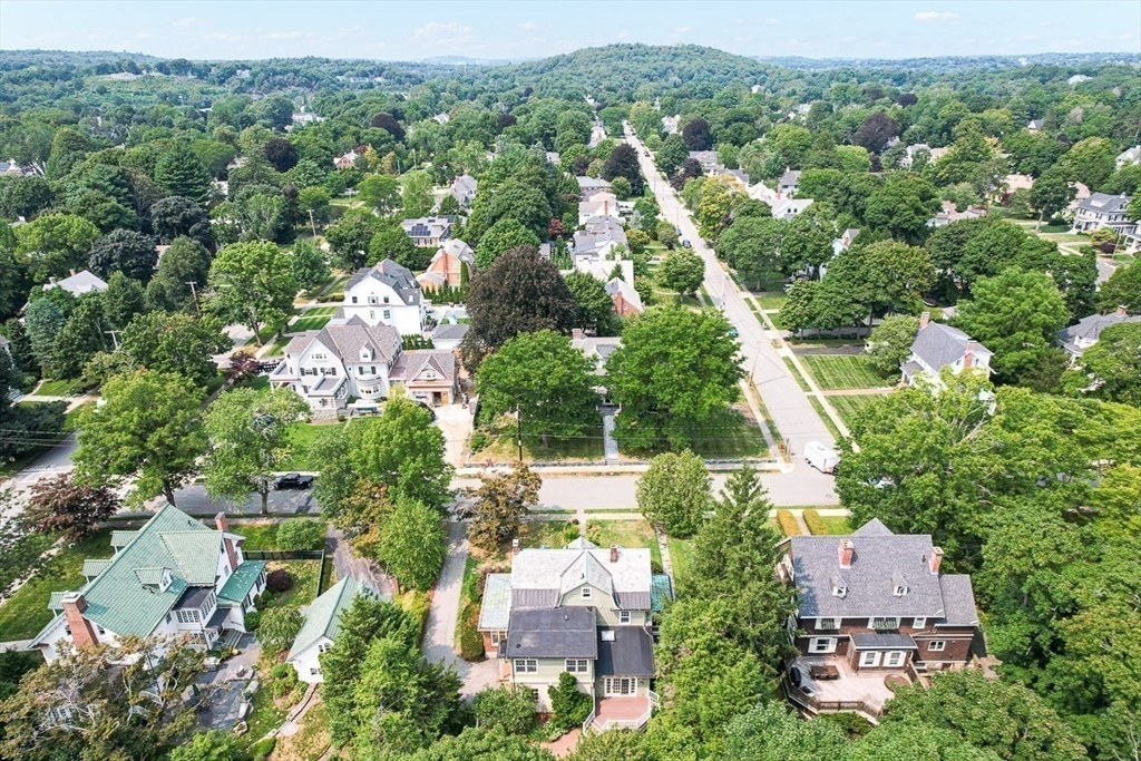 24 Calumet Rd