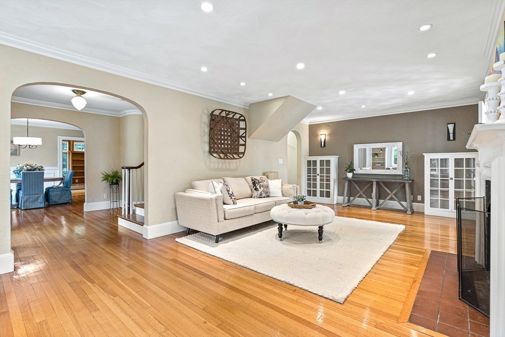 24 Calumet Rd