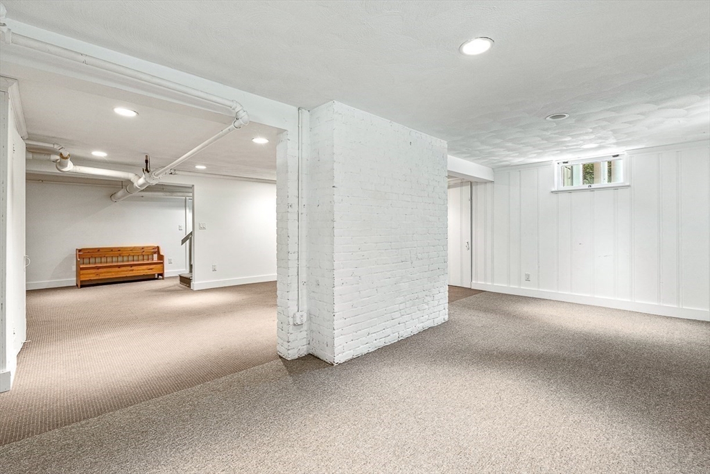 24 Calumet Rd