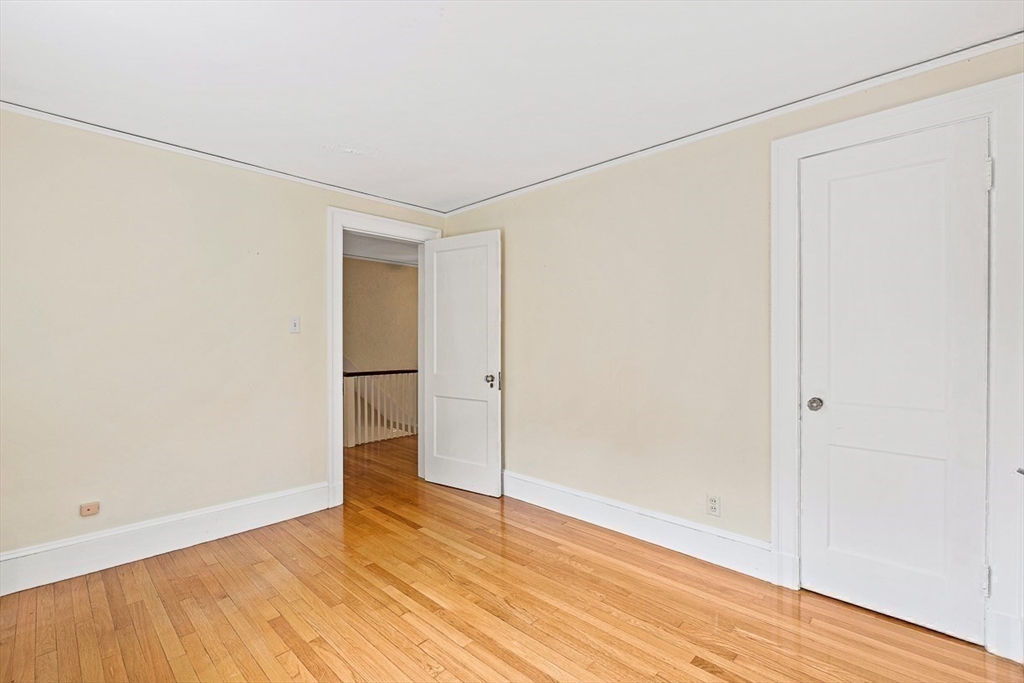 24 Calumet Rd