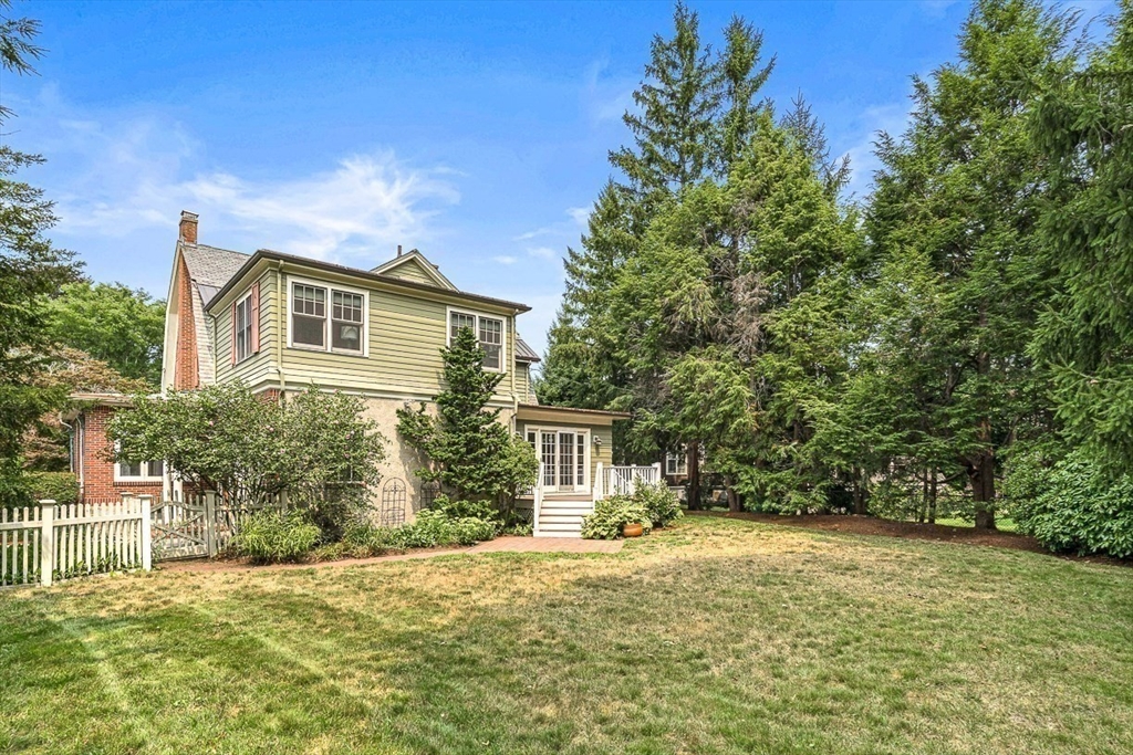 24 Calumet Rd