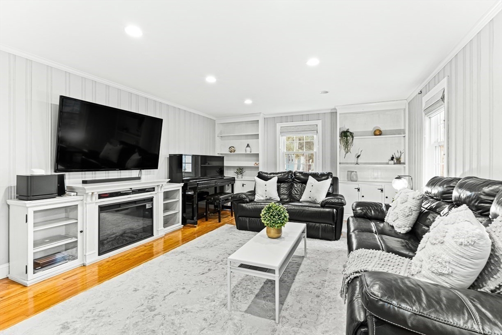6 Governors Avenue