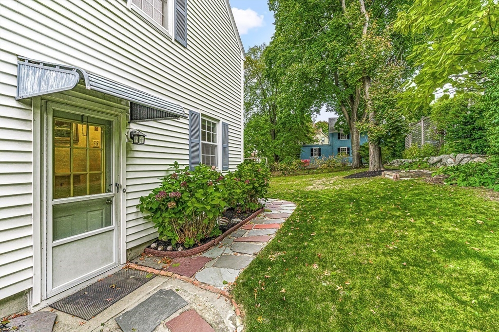 6 Governors Avenue
