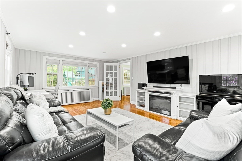 6 Governors Avenue