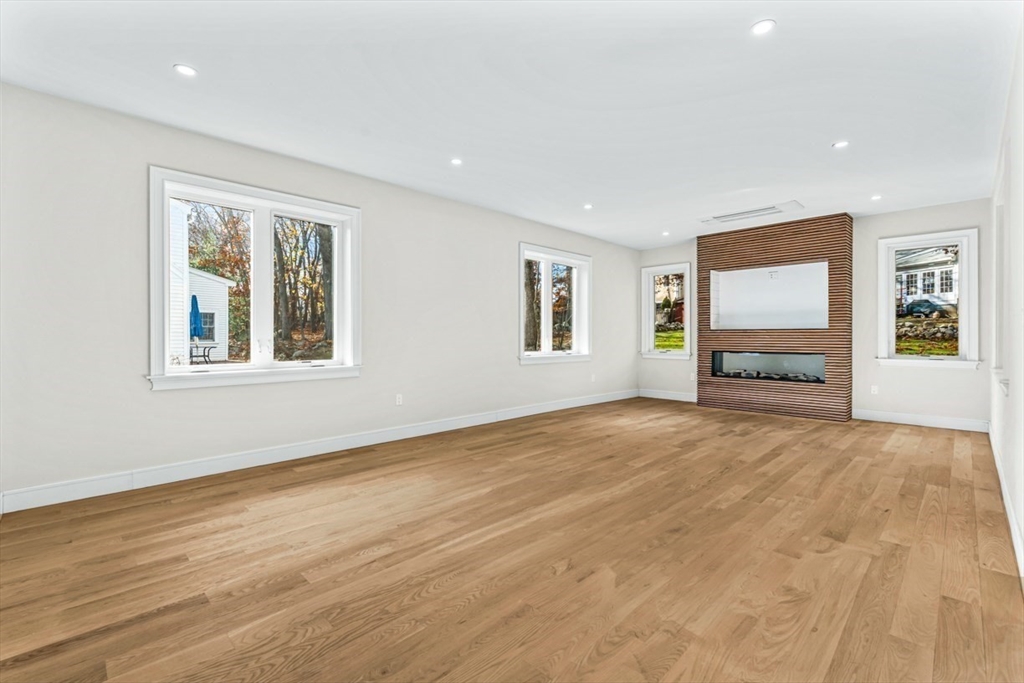 11 Alden Lane