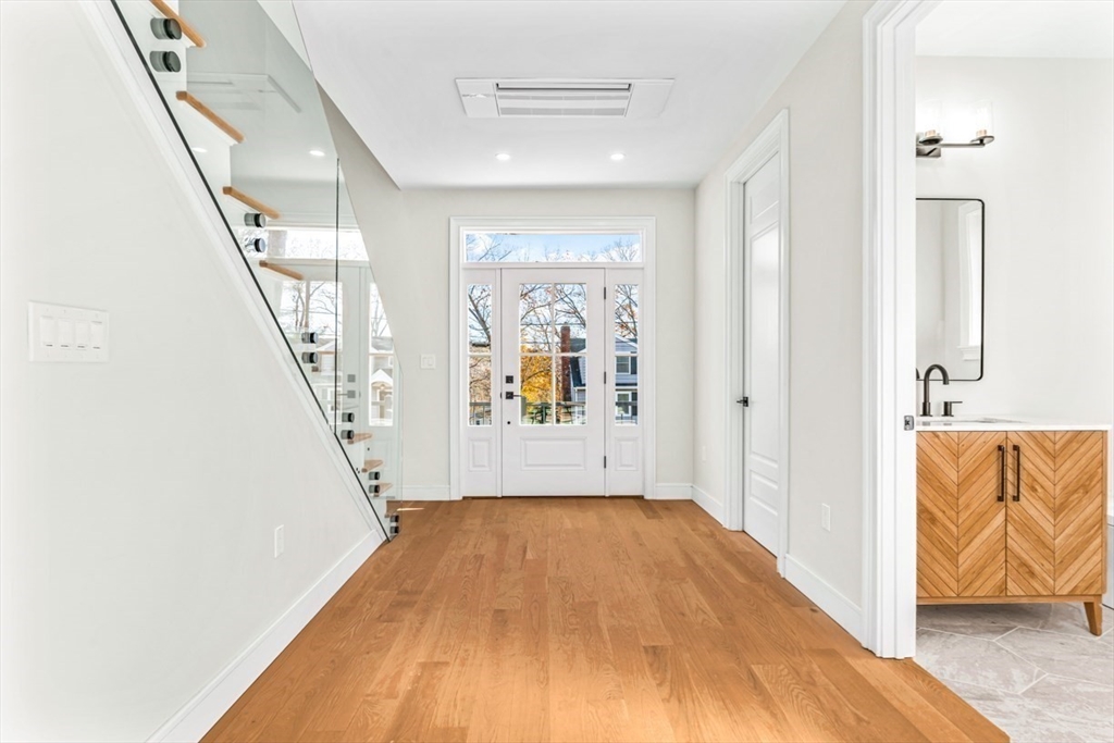 11 Alden Lane