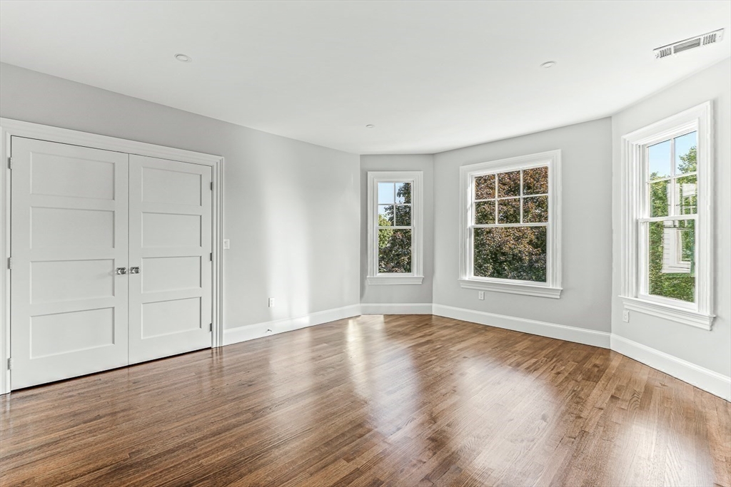 6 Lakeview Road