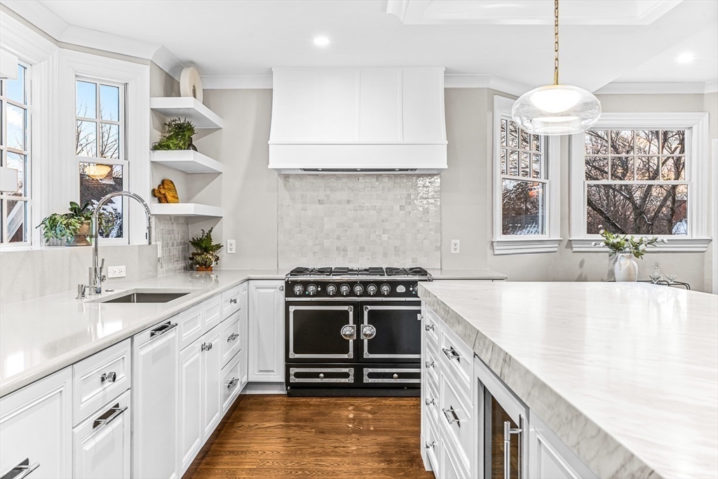 6 Lakeview Road