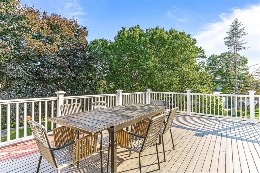 6 Lakeview Road