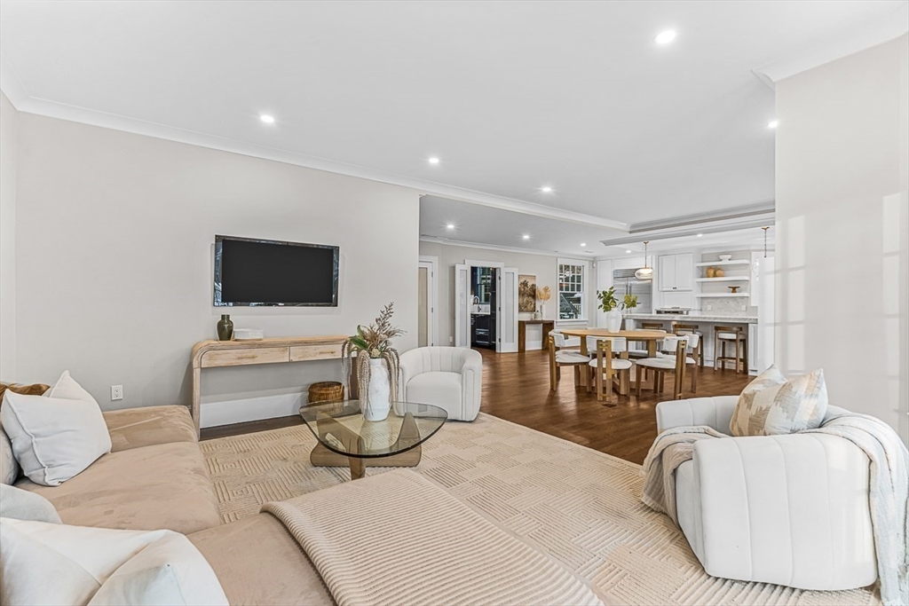 6 Lakeview Road