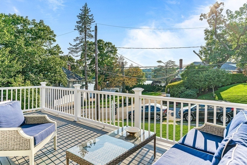 6 Lakeview Road