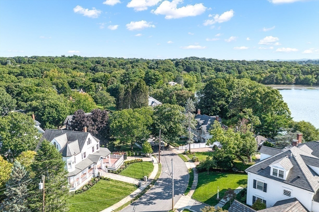 6 Lakeview Road