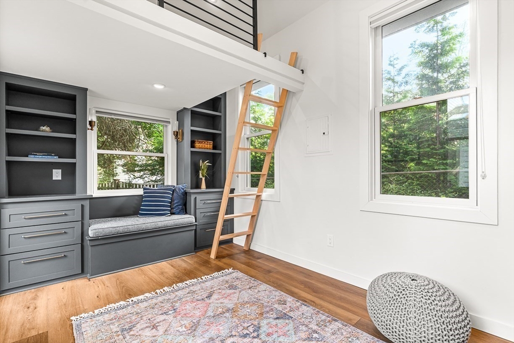 8 Garfield Avenue