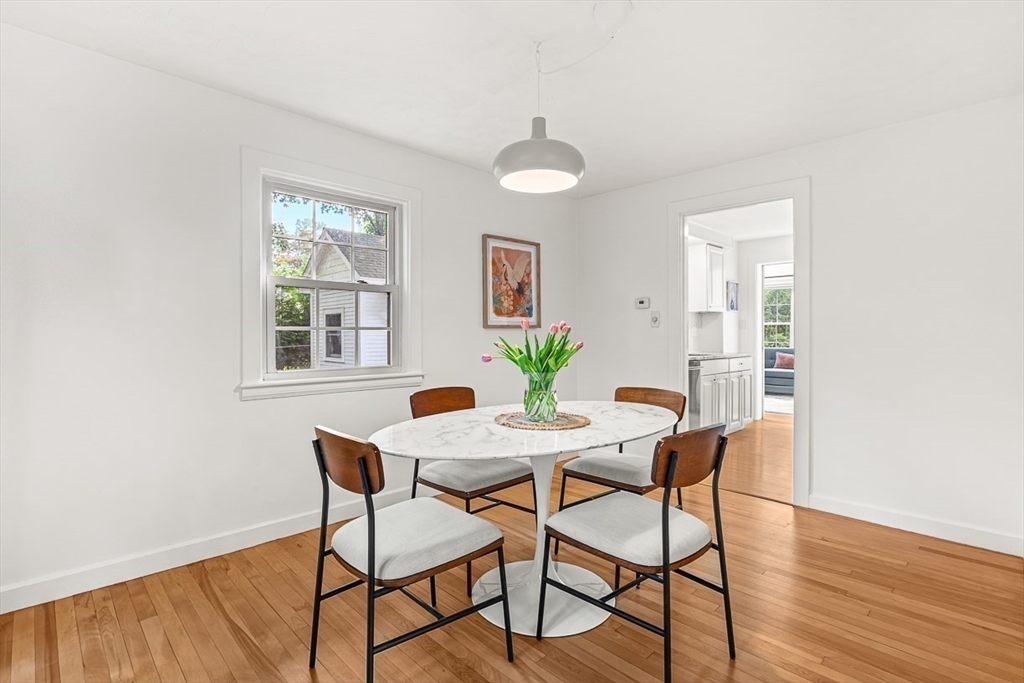 8 Garfield Avenue
