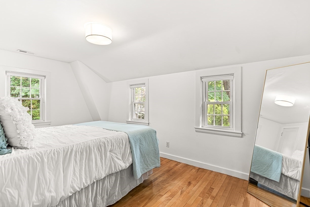 8 Garfield Avenue