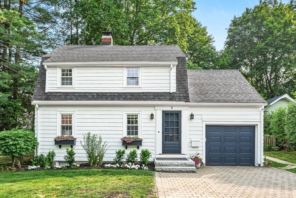 8 Garfield Avenue