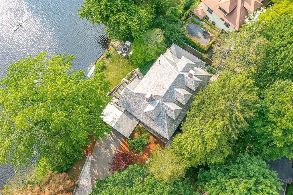 9 Lakeview Terrace