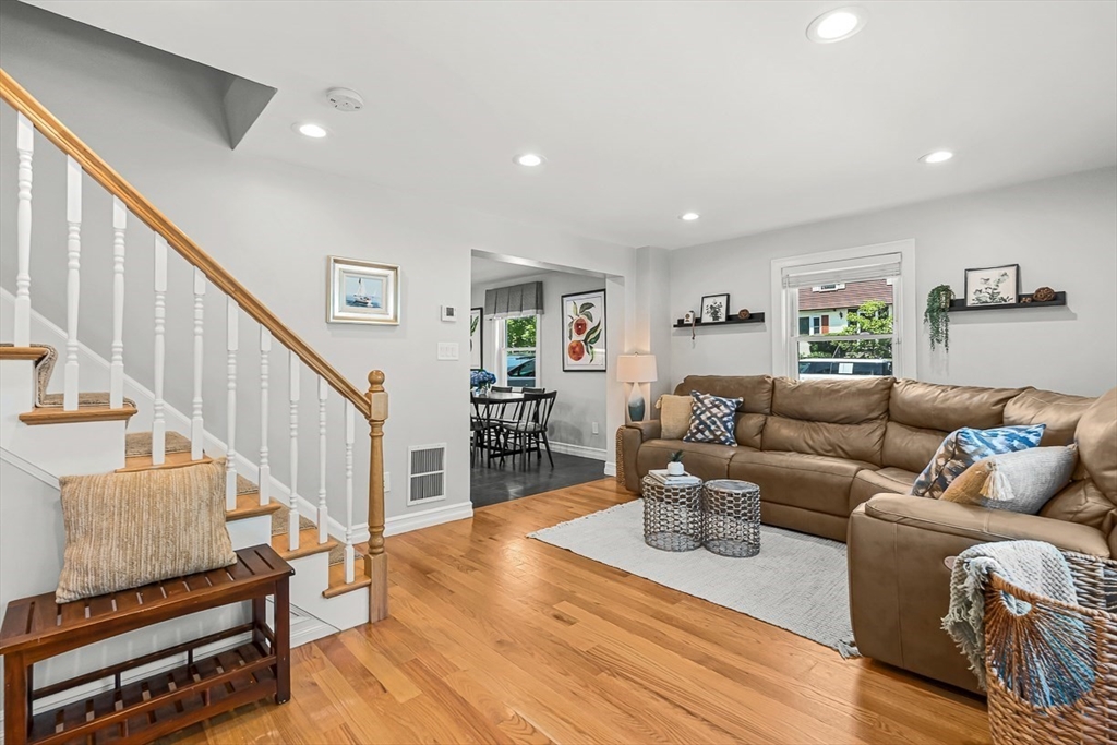 12 Rose Ave # 12