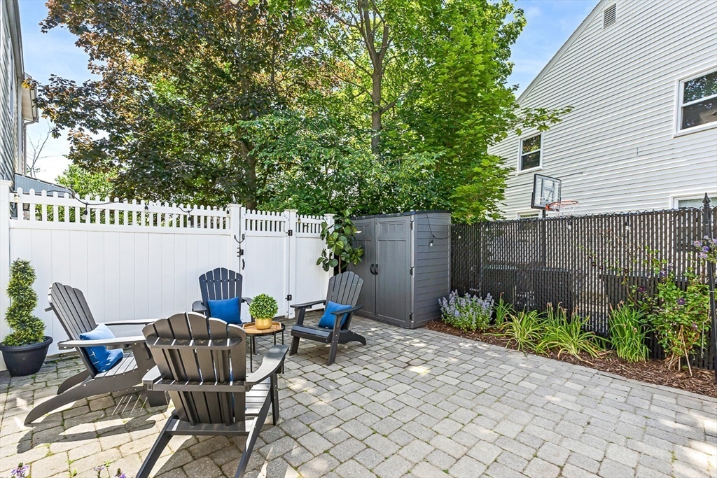 12 Rose Ave # 12
