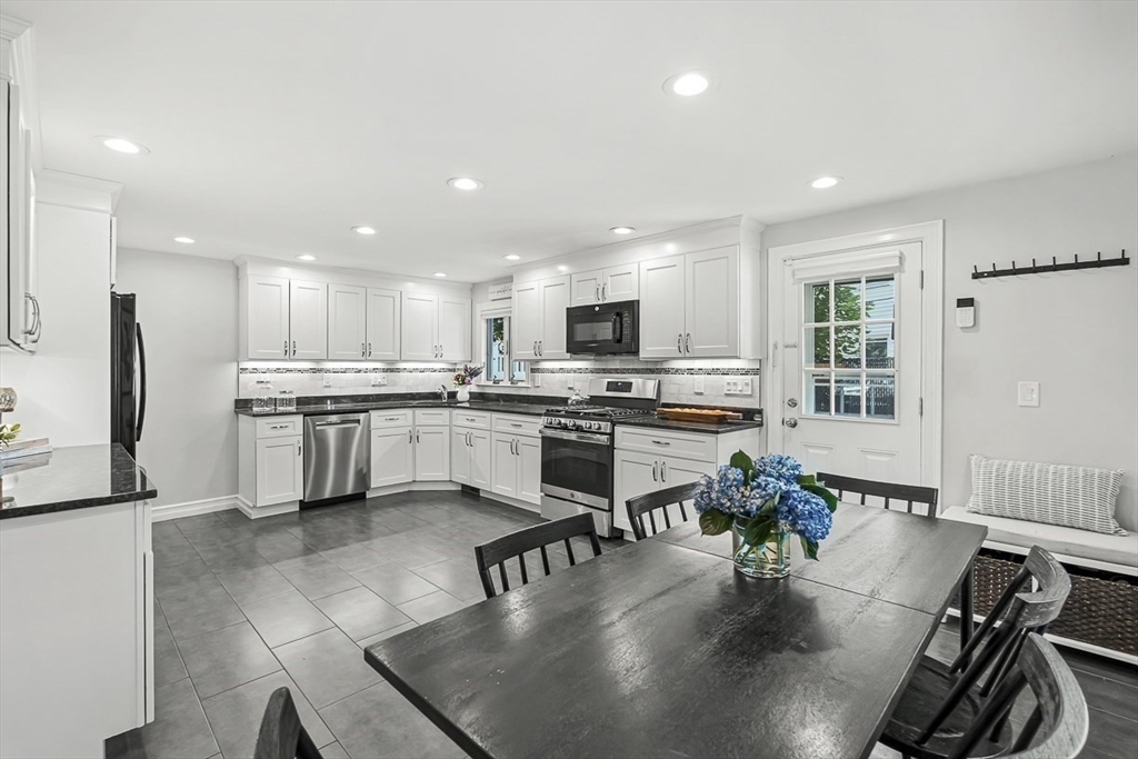 12 Rose Ave # 12